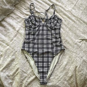 Raen glasses & RVCA suit